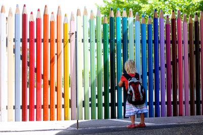 Ogrodzenie przedszkola – jakie wymagania musi spełniać