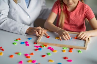 Jak tworzyć scenariusze zajęć rewalidacyjnych dla dziecka z diagnozą Zespołu Aspergera?