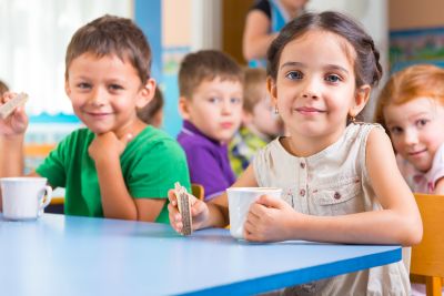 Zmiana godzin wydawania posiłków w przedszkolu na wniosek rodziców