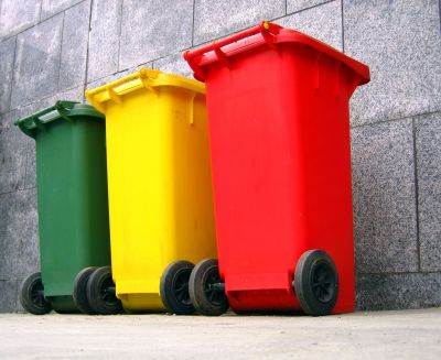 Rozwiązanie umowy z odbiorcą śmieci, który nie spełnia wymagań prawnych